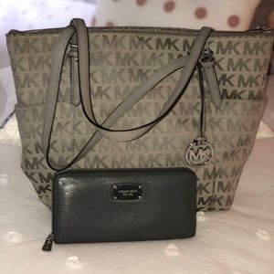 Michael Kors Tote & Wallet